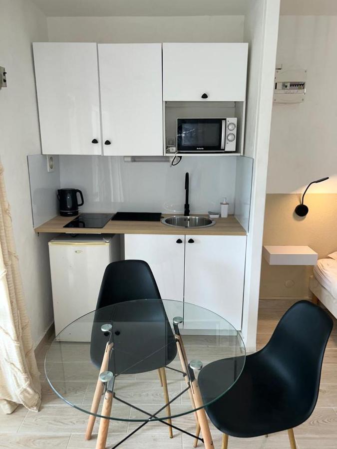 Superbe Studio Avec Piscine, Au Coeur De La Marina! Village Soleil ! Proche Aeroport & Ferry Le Gosier  Luaran gambar