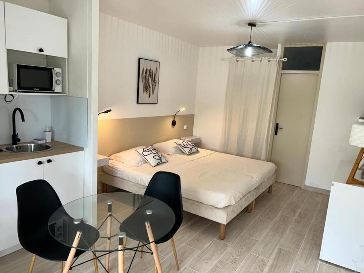 Superbe Studio Avec Piscine, Au Coeur De La Marina! Village Soleil ! Proche Aeroport & Ferry Le Gosier  Luaran gambar