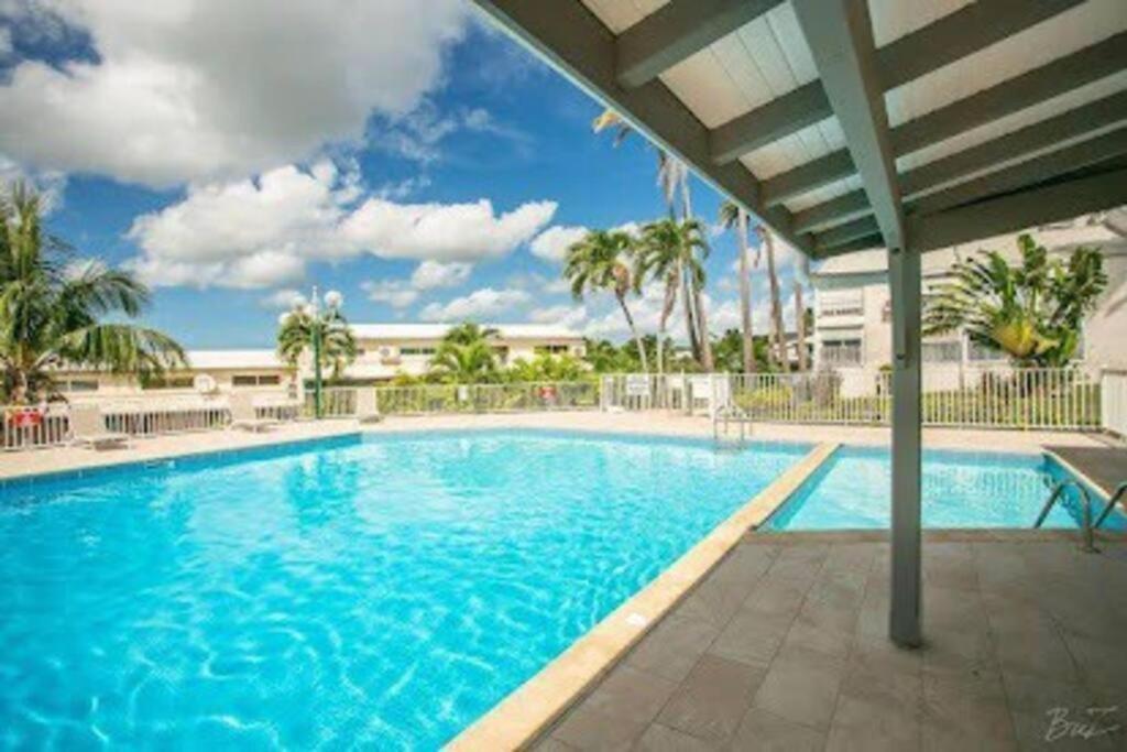 Superbe Studio Avec Piscine, Au Coeur De La Marina! Village Soleil ! Proche Aeroport & Ferry Le Gosier  Luaran gambar