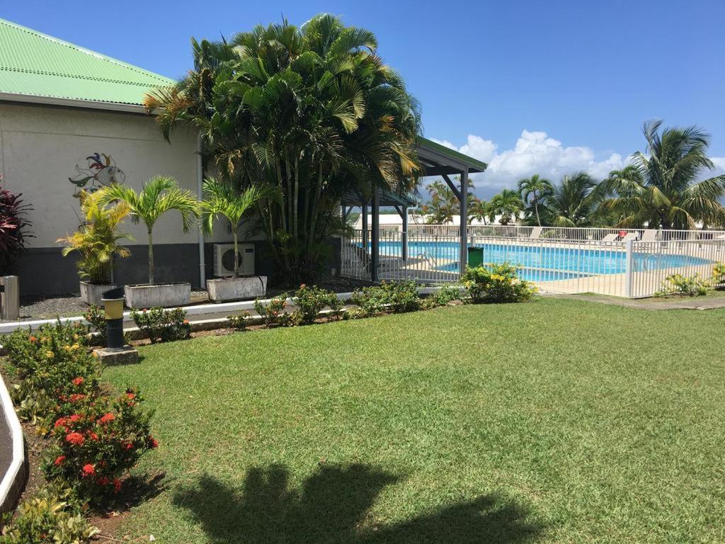 Superbe Studio Avec Piscine, Au Coeur De La Marina! Village Soleil ! Proche Aeroport & Ferry Le Gosier  Luaran gambar
