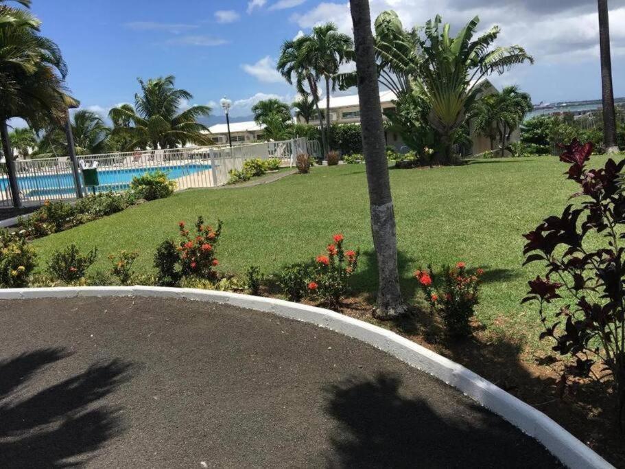 Superbe Studio Avec Piscine, Au Coeur De La Marina! Village Soleil ! Proche Aeroport & Ferry Le Gosier  Luaran gambar