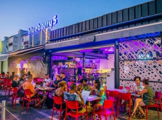 Superbe Studio Avec Piscine, Au Coeur De La Marina! Village Soleil ! Proche Aeroport & Ferry Le Gosier  Luaran gambar