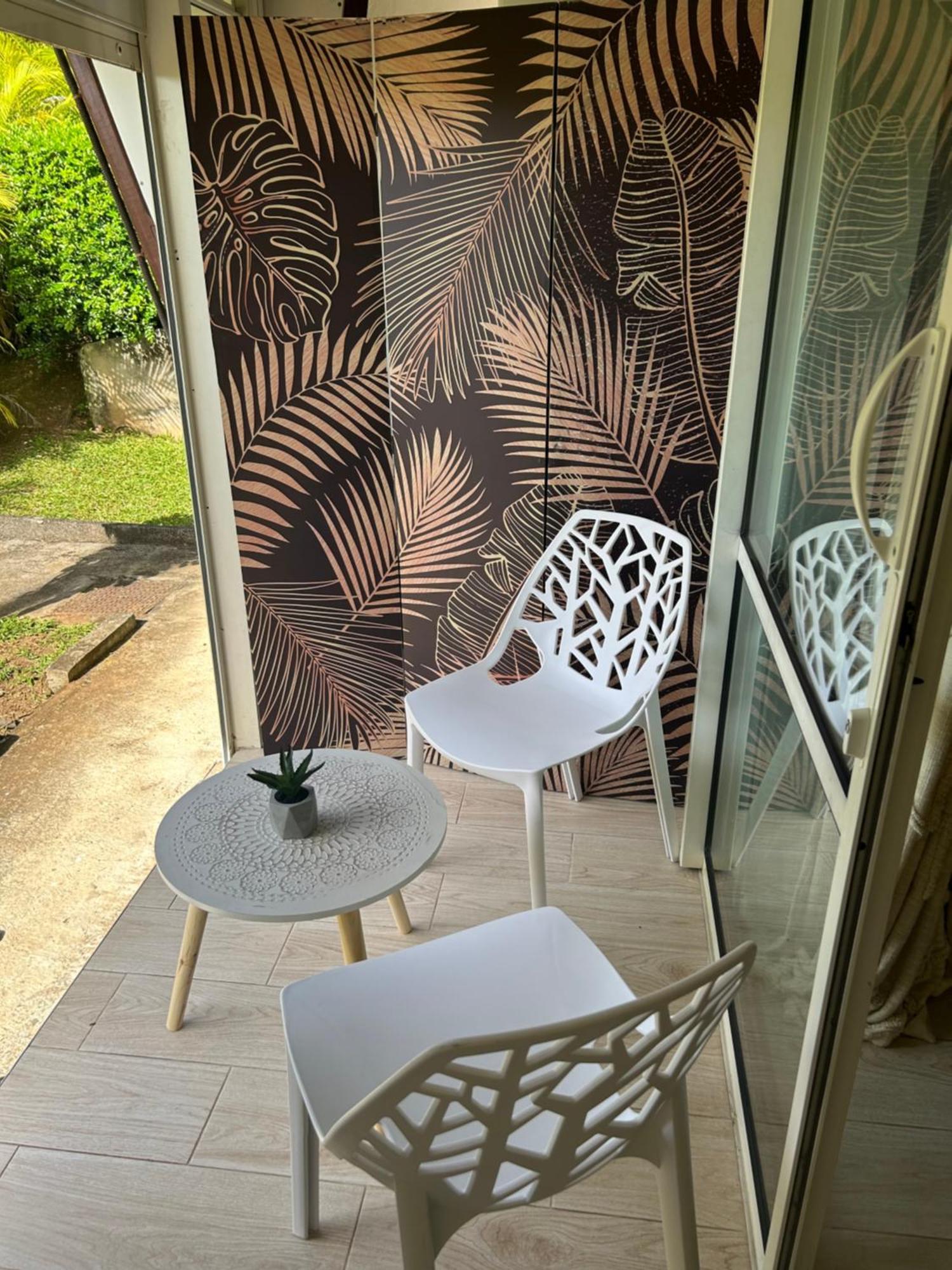 Superbe Studio Avec Piscine, Au Coeur De La Marina! Village Soleil ! Proche Aeroport & Ferry Le Gosier  Luaran gambar
